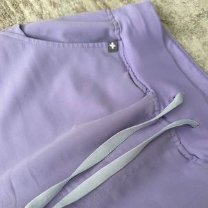 Figs Zamora joggers; lavender dew. Size XS.